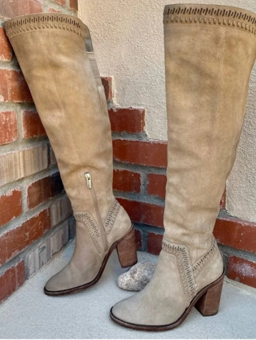 Vince Camuto tall over